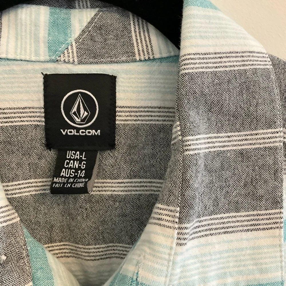 Volcom Boys L Gray and Aqua Striped Short Sleeve Button-Up Shirt